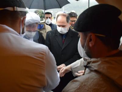 بازدید فرماندار و امام جمعه رشت از روند اجرای طرح غربالگری در ورودی رشت