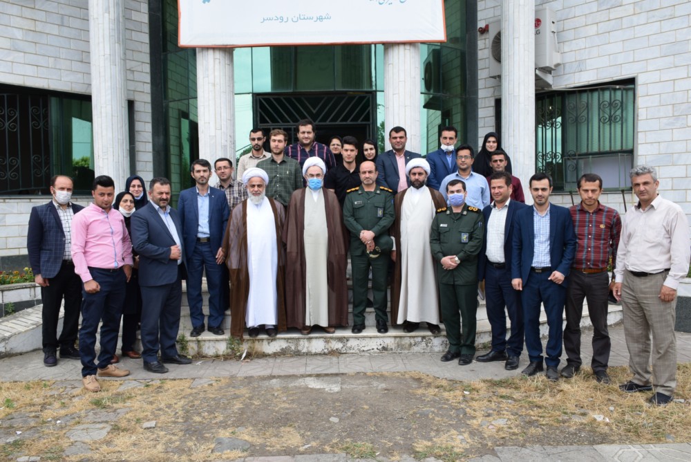 بازوان قدرتمند جوانان مبتکر و خلاق گیلانی را می بوسم