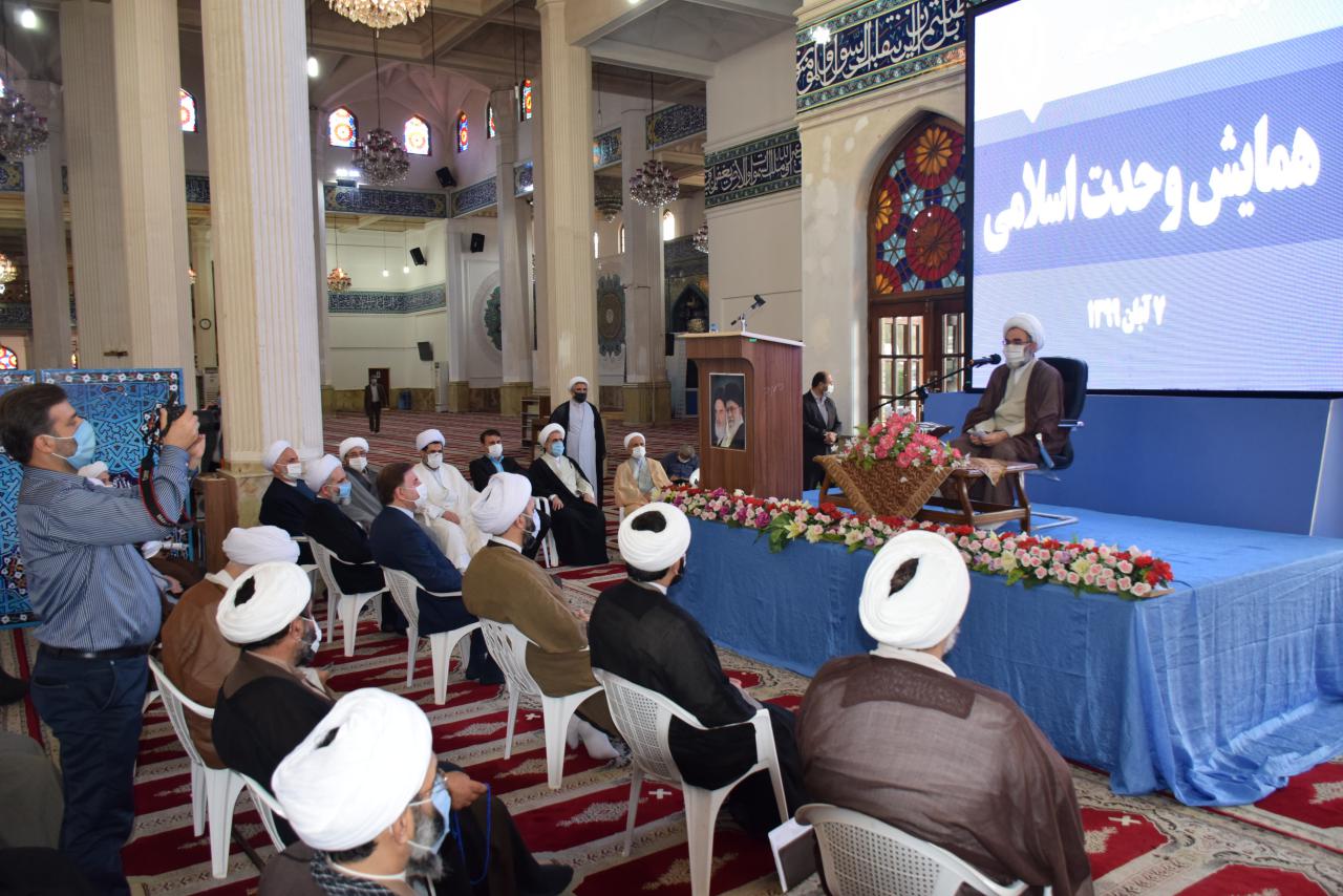 امام(ره) و مقام معظم رهبری بزرگ ترین منادیان وحدت اسلامی هستند/ جمهوری اسلامی دستور الهی وحدت بین مسلمانان را عملیاتی کرد/ وحدت دنیای اسلام به معنای استفاده از مشترکات امت اسلامی در برابر دشمن است