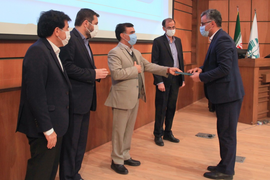 دانش پژوه گیلانی به عنوان پژوهشگر برتر سال انتخاب شد