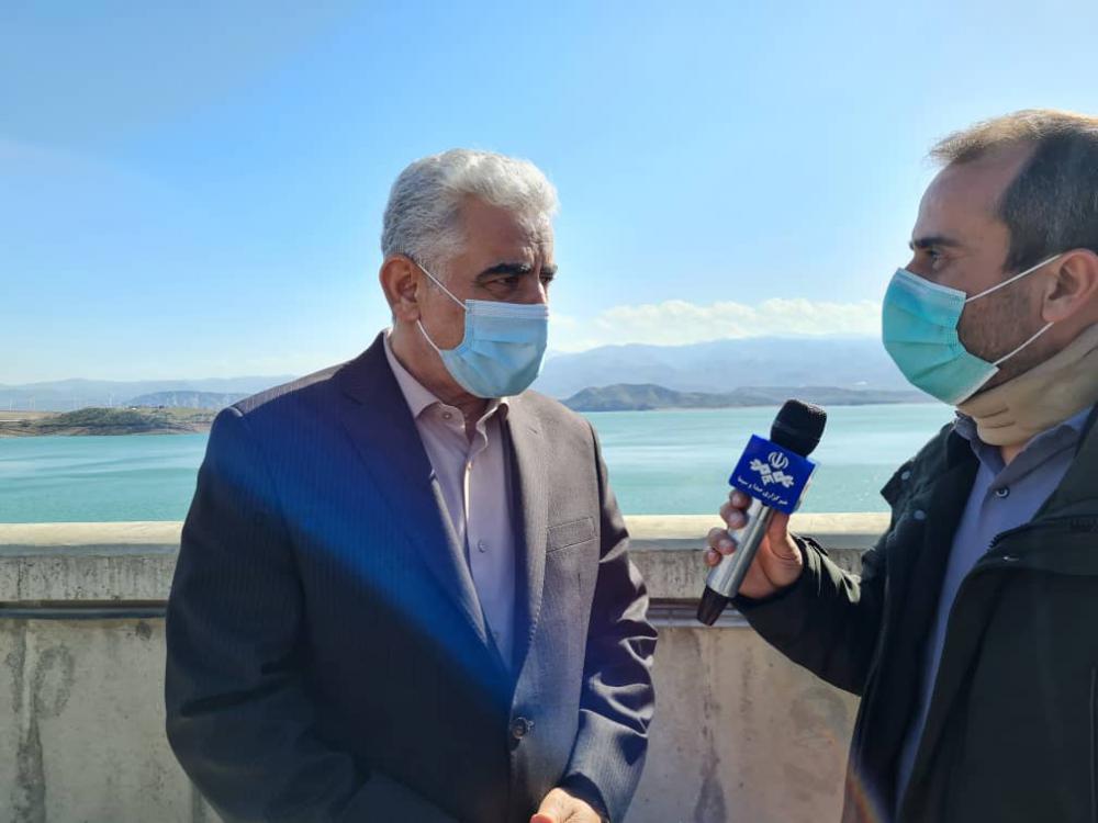 نباید هیچ مانعی برای رسیدن آب به کشاورزان وجود داشته باشد