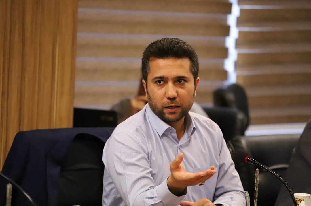 چهار ماه از سال و بهترین فرصت فصلی برای اجرای پروژه‌های عمرانی در رشت از دست رفت و امتناع شهردار در ارائه آمارهای این پروژه‌ها ادامه دارد / زالو صفتان به فکر منافع خودشان هستند