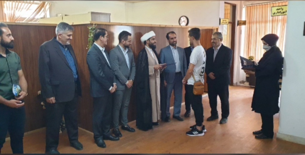 تجلیل تامین اجتماعی سنگر از قهرمانان ورزشی و بیمه نمودن جمعی از آنان