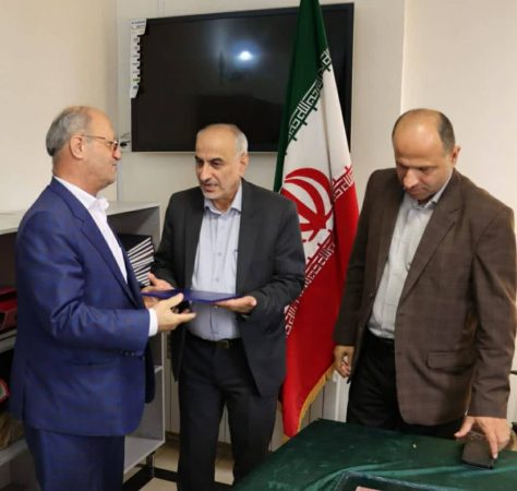 نقش اصناف در تولید ناخالص ملی بیش از ۲۰ درصد است/ افزون بر ۳۰۰ هزار نفر در بخش اصناف گیلان فعالیت دارند/ از صاحبان صنوف رشت و شفت تجلیل شد