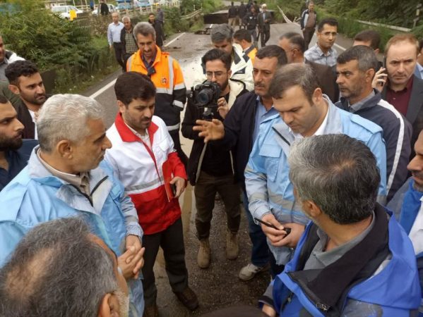 همه مدیران تا عادی شدن وضعیت مناطق سیل‌زده آستارا پای کار هستند
