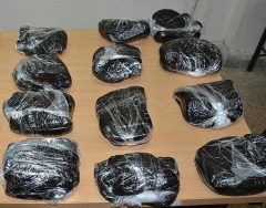 افزون بر ۱۶ كيلو مواد مخدر در منزل یک قاچاقچی کشف شد