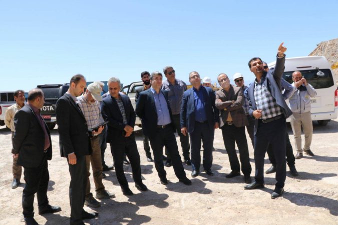 مسئولین استانی از معادن شرکت سیمان خزر بازدید کردند