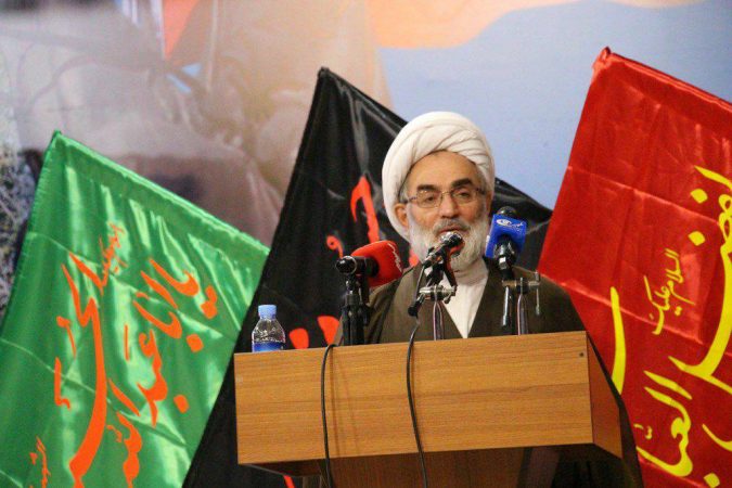 باید فرهنگ عاشورا را تقویت و آن را به فرزندانمان بیاموزیم
