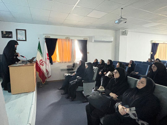 برگزاری کارگاه آموزشی کرامت زن و نمایشگاه عفاف و حجاب