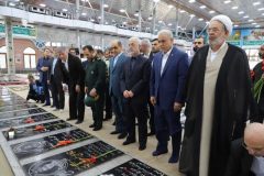 ادای احترام وزیر کشور به مقام شامخ شهیدان