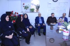 پرستاران عزیز ما علاوه بر نقش پرستاری ، مانند یک مادر با بیماران برخورد می کنند