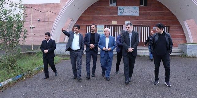برای حل مشکلات زیرساخت زمین چمن مجموعه ورزشی کارگران کمک خواهیم کرد