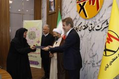 بانوان در توسعه و آبادانی كشور نقش‌آفرین باشند