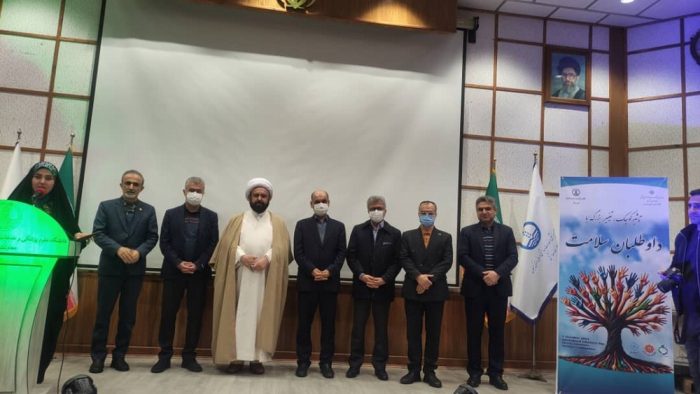 تقدیر از دکتر محمد حسین واثق کارگرنیا رئیس شورای اسلامی شهر رشت در همایش تجلیل از داوطلبان سلامت گیلان