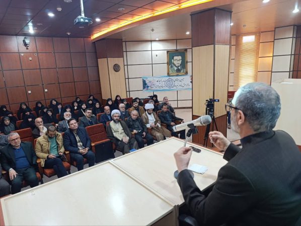 «امر به معروف و نهی از منکر از صفات برجسته مومنین است »