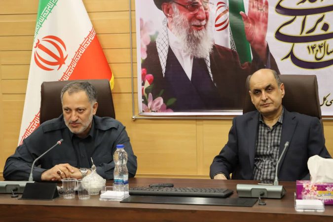 برای مردم هر کس هر کاری می تواند باید انجام دهد
