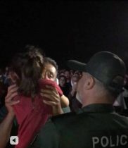 با تلاش پليس، کودک گمشده به آغوش خانواده بازگشت