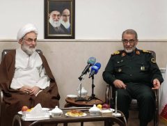 خدمت به جامعه اسلامي برتر از زيارت امام حسين(ع) است