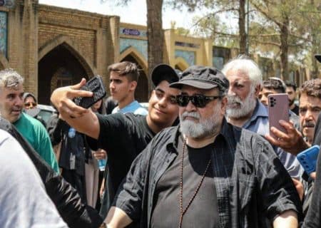 وقتی حرمت مجلس عزا، قربانی یک عکس یادگاری می‌شود!